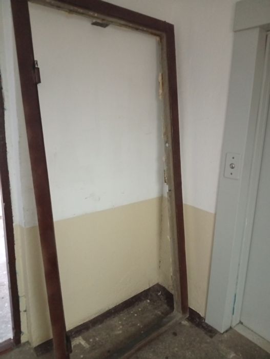 Входная металлическая дверь