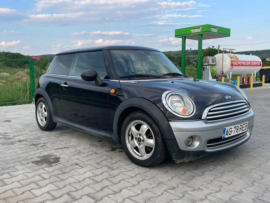 Mini Cooper 1.6 Benzina An Fabricație:2009   Proprietar