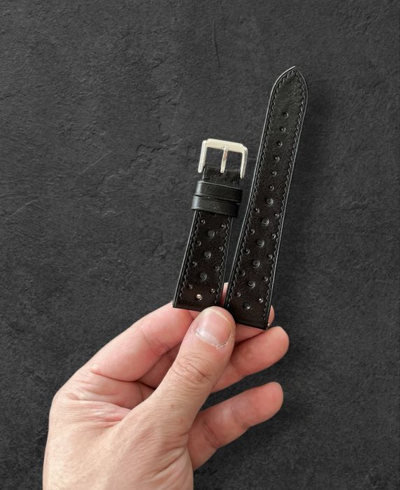 Curea de ceas tip rally racing, lucrată manual din piele Vachetta