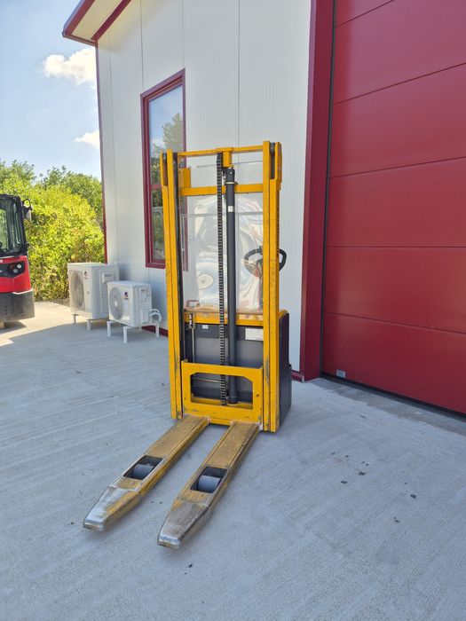 Стакер/и Linde L14 AP, Jungheinrich и палетни колички