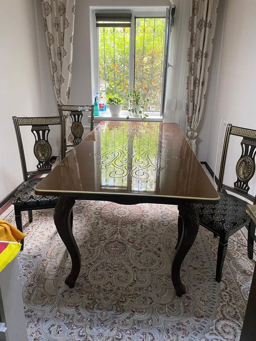 Стол таза қымбат ағаштан