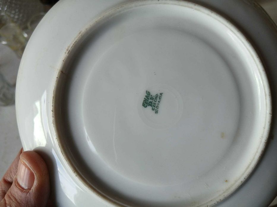 Чаши чинии вази и други