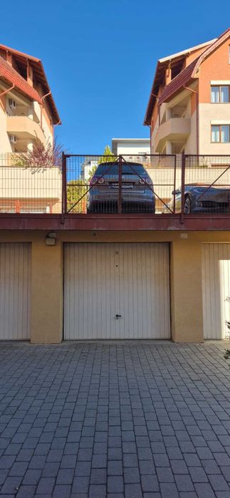 vanzare apartament 3 camere 57mp + garaj + parcare, pe Vulturului-Baciu