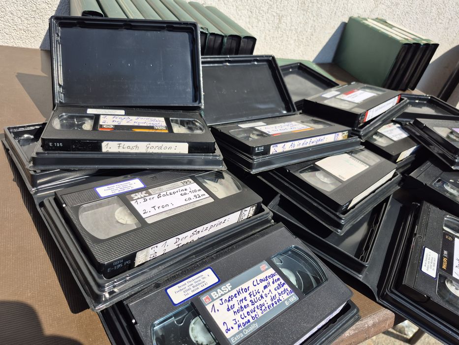 Vând Lot 25 casete video VHS de 195 minute, originale Basf, Tdk, Philips colecție filme diferite
