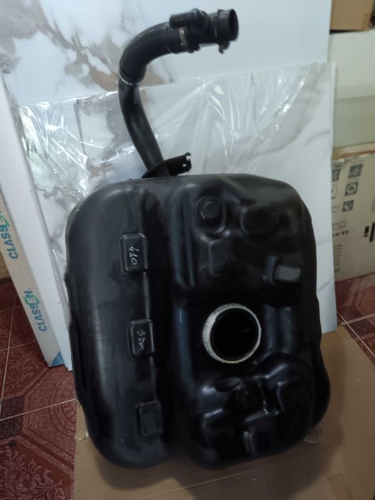 Аксесоари за кемпер  Регулируема маса -БЕЗ ПЛОТ  Корито Резервоар