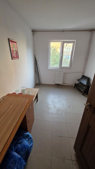 Vând apartament in zona KM 5 Constanța