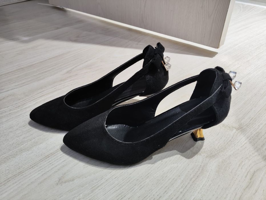 Срочно продам туфли