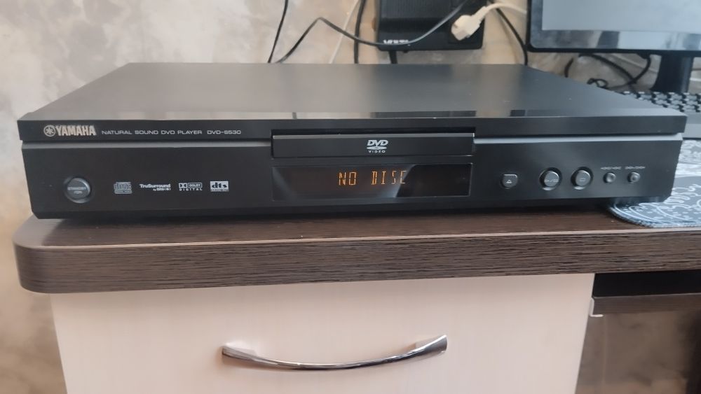 DVD плеер Yamaha