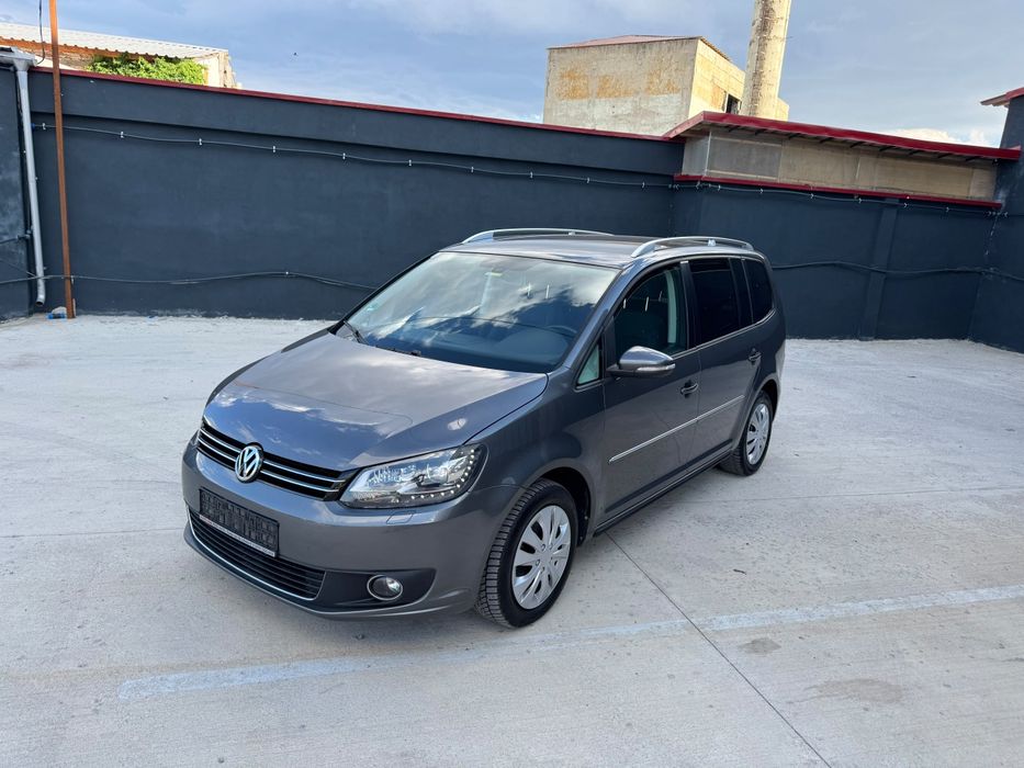 VOLKSWAGEN Touran