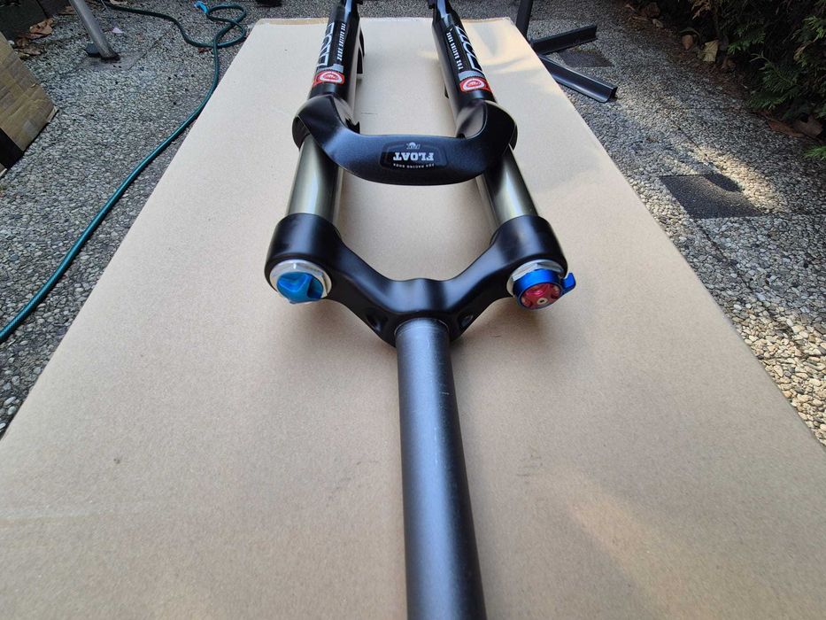 Furca Fox Racing Shox, 26 inch, pe aer, reglabila, blocabila, rebound