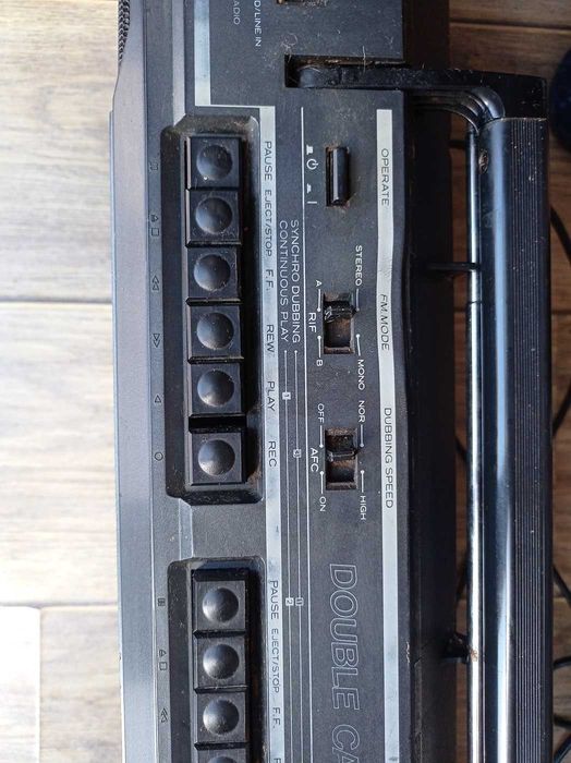 Продавам Ретро Радио Касетофони Hitachi Хитачи от 80те 2бр