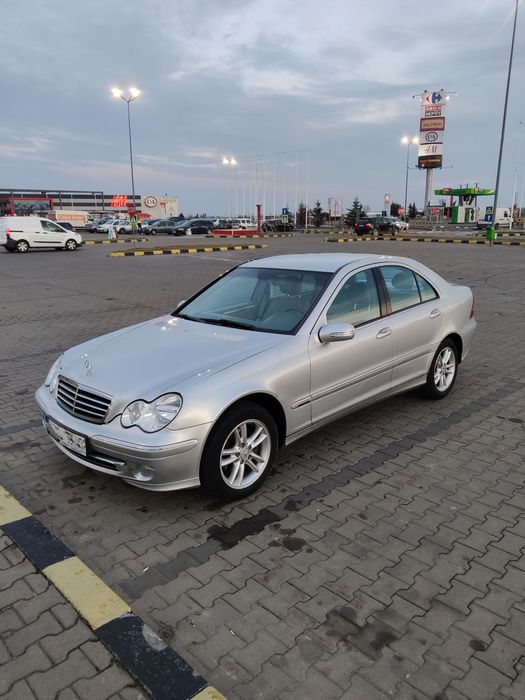 Mercedes Benz C180