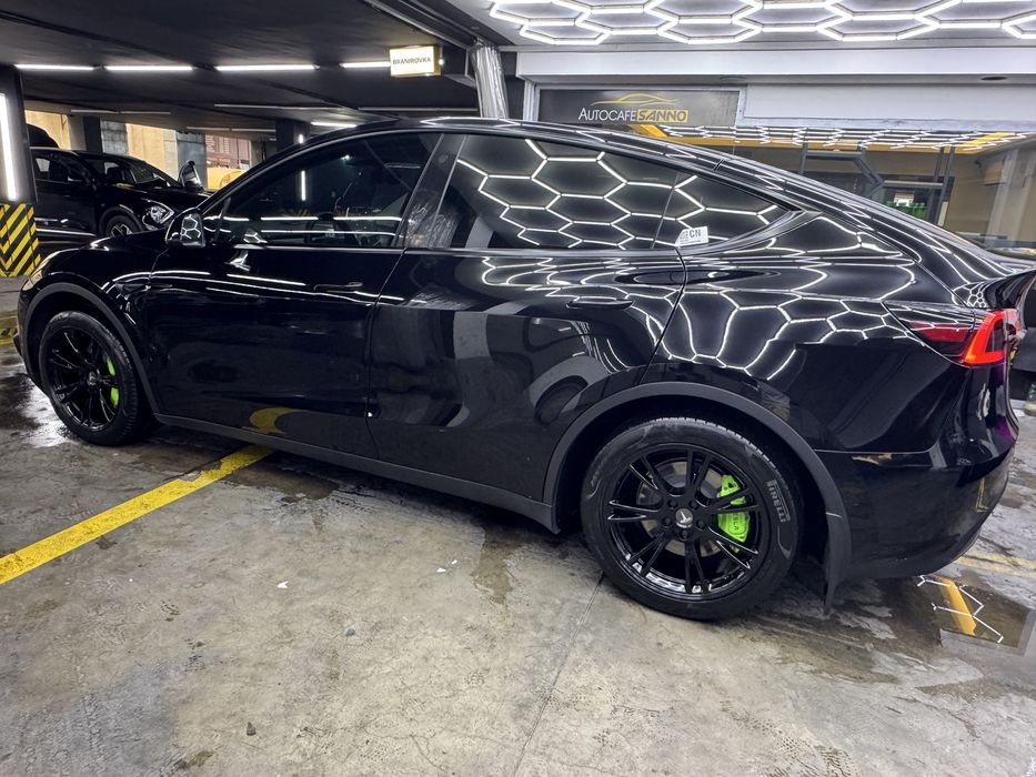 Продам Тесла Model Y.