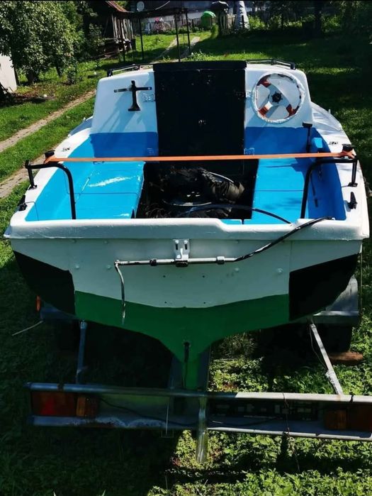 Vand Barca de Pescuit sau Agrement,  Semi-Cabinata, Motor EvinRude 25hp si peridoc (optional)