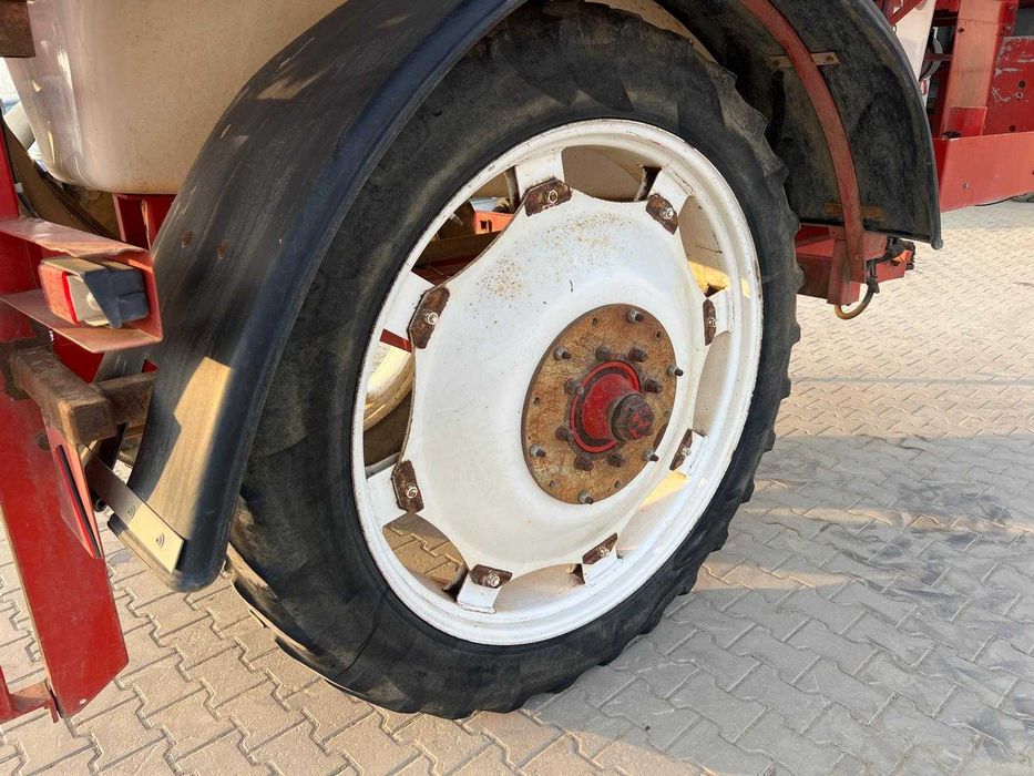 Прикачна пръскачка Agrifac Cebeco – 3000 л, 27 м, Хидравлична