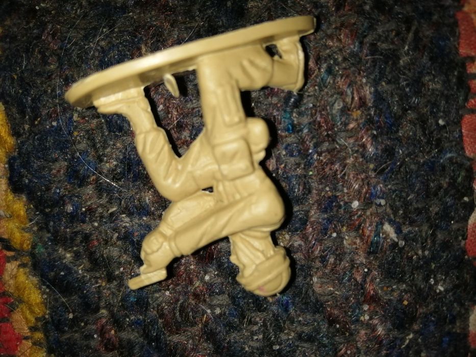 Войник.     и      емоджи