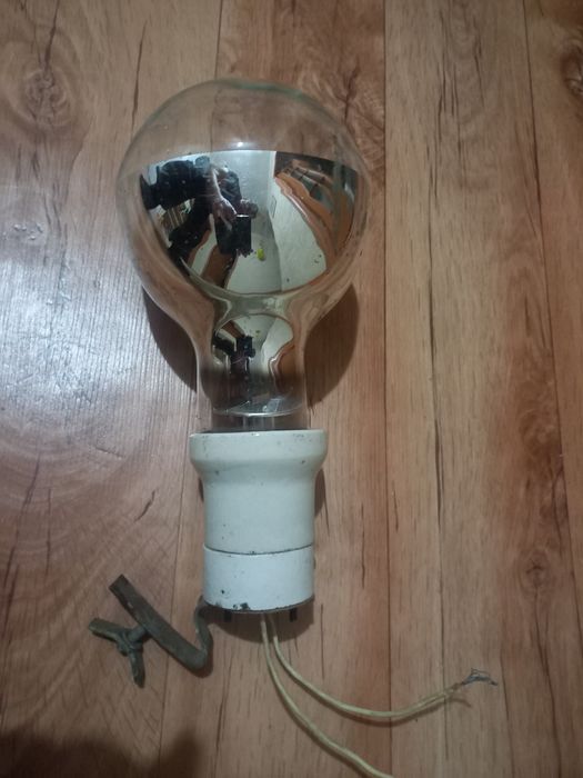 Продам лампу для инеубатора