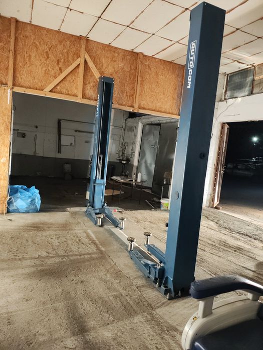 Elevator 2 coloane 220 V