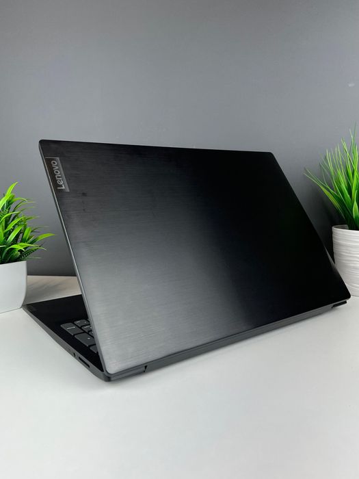 Ноутбук Lenovo Для работы и учебы  Intel Core i5 70060а408