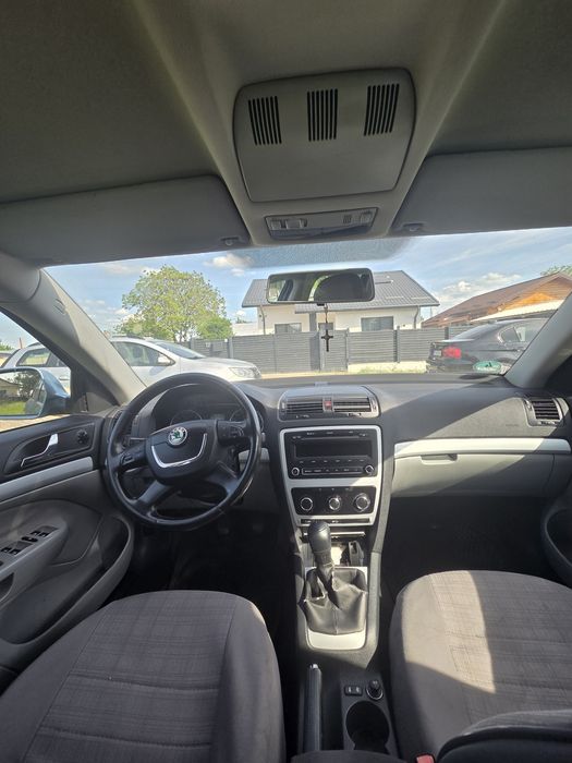 SKODA Octavia 2010 — imagine 5