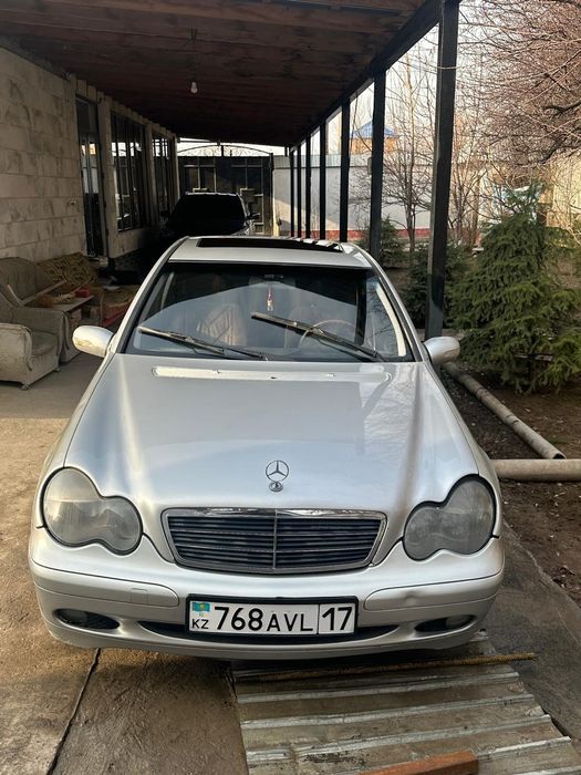 Mercedes-Benz C180