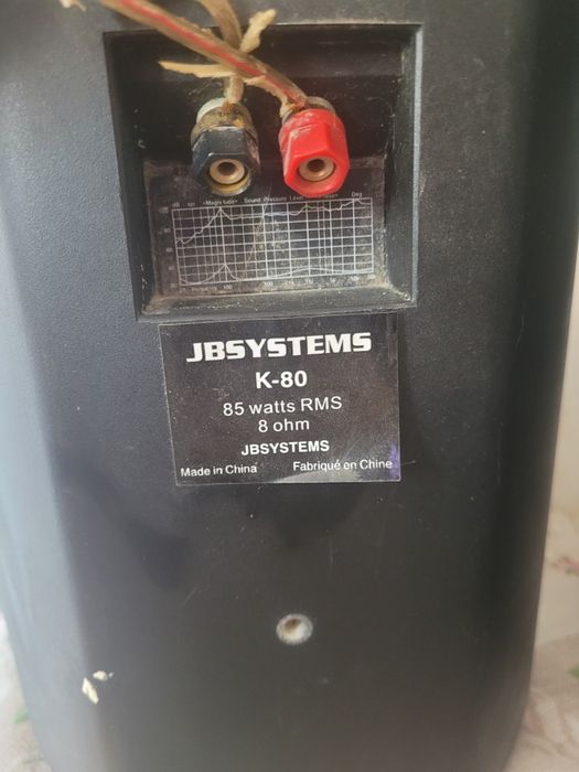 Vând 2 bocxe trebuie stație la ele