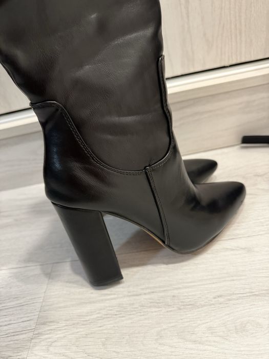 Vand cizme negre din piele 37