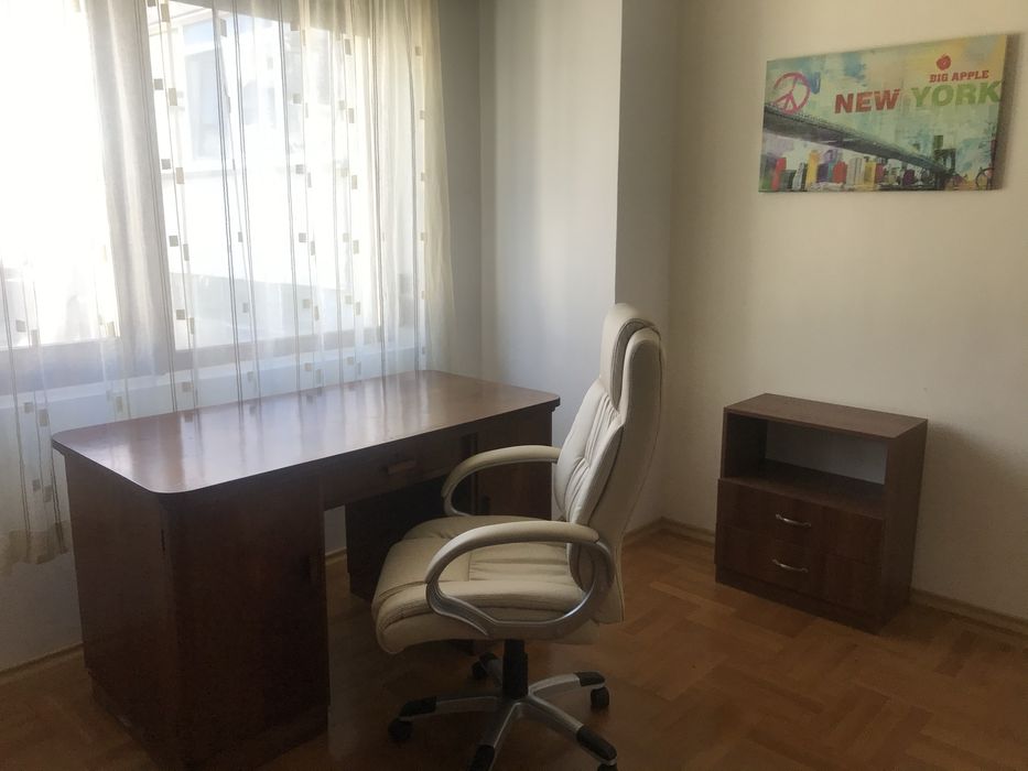 Дава се под наем Тристаен апартамент в Варна, Червен площад - 115 кв.м за 990 € - Снимка #11