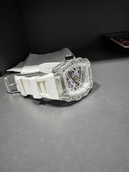 Soat Sotiladi 150 dolar