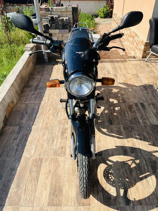 Yamaha YBR  125.