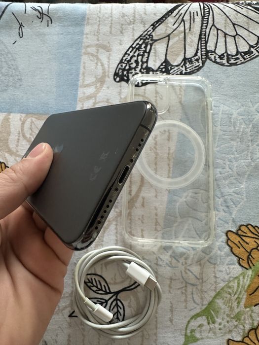 iPhone 11 Pro cu 88% baterie