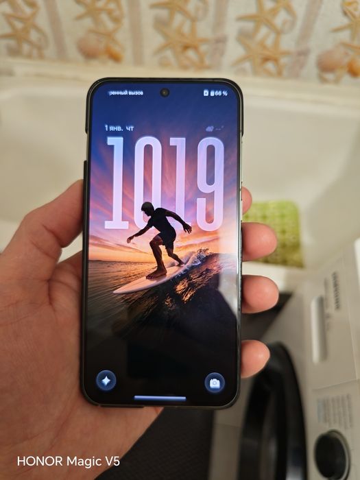 OnePlus 13s компактный смартфон