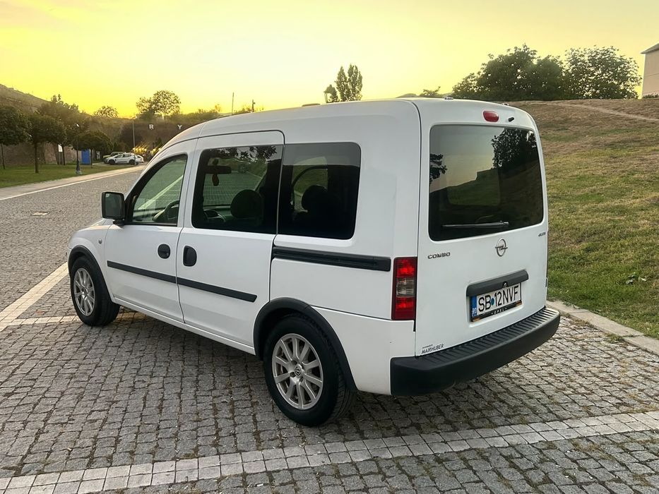 Opel Combo 1.6 Benzina an 2009
