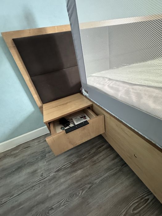 двуспальная кровать