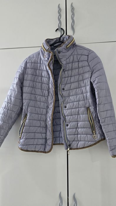 Шушлякови якета в черно и лилаво.