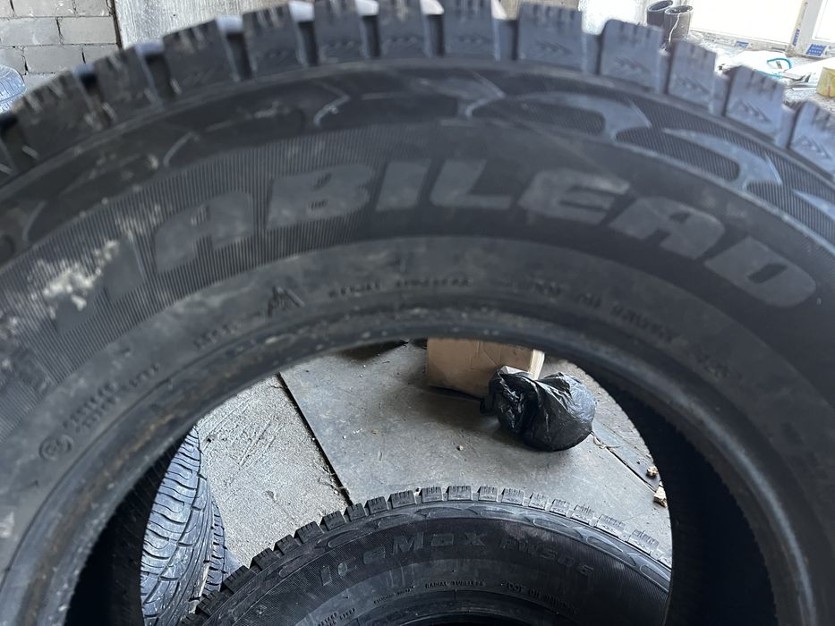 Продам зимние шины 245/70 R16