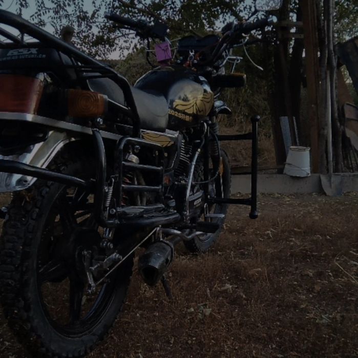 Продам мотоцикл Suzuki gsx 200