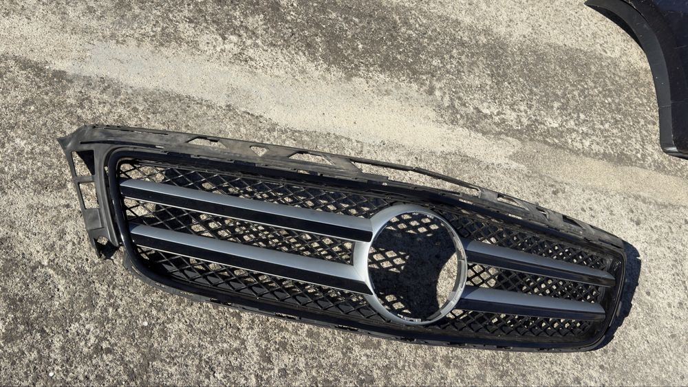 Предна решетка за w218 mercedes cls