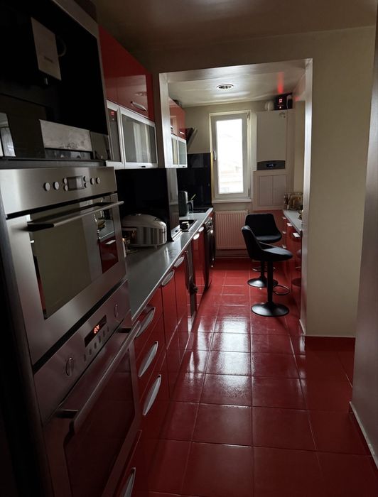 Apartament spatios in vila & spatiu comercial,zona centrala