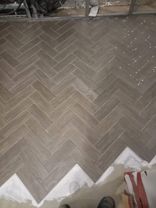 Zugrav, gresie, faianță,rigips –Execut lucrări de calitate finisaje interioare,exterioare