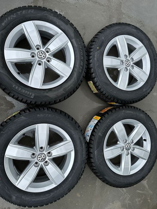 Jante originale VW (Volkswagen) 15 cu anvelope de iarna "CORVARA"
