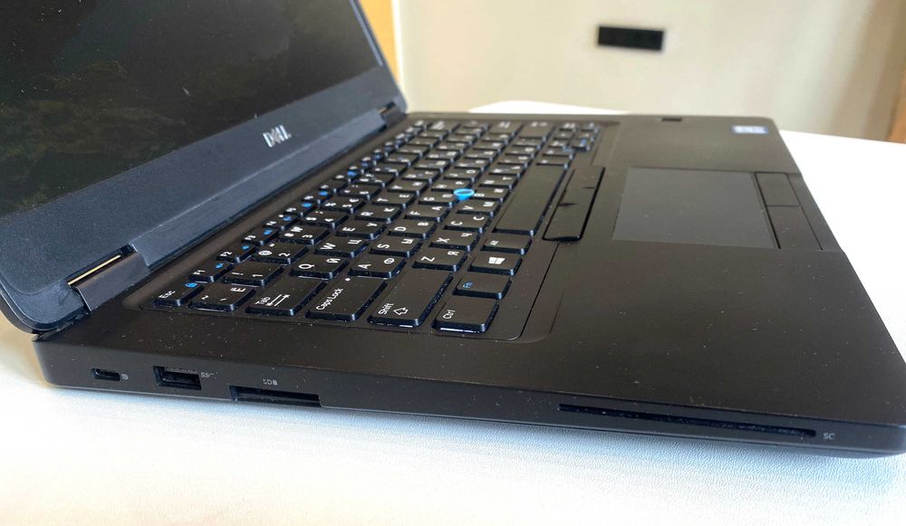 Ноутбук Dell Latitude 5490