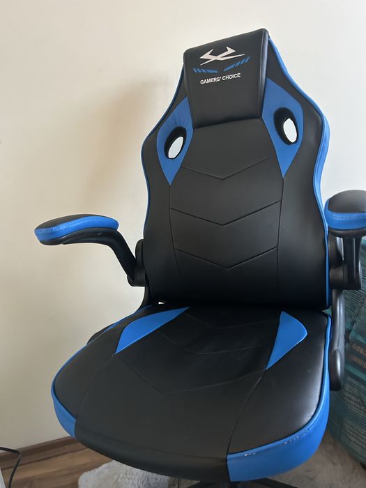 Геймърски стол нов синьо и черно ……………………
