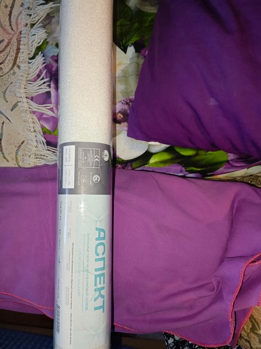 Два рулона обоев однотонных обои