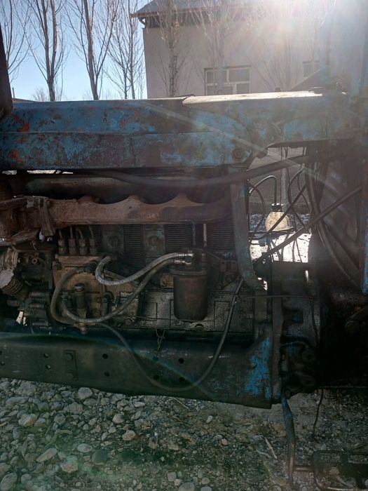 Traktr sotiladi ttz 28 holati yaxshi