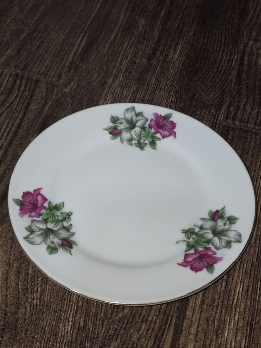 В НАЛИЧИИ тарелки