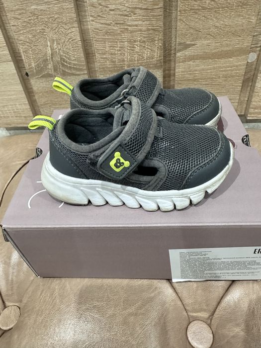 Детская обувь в хорошем состоянии