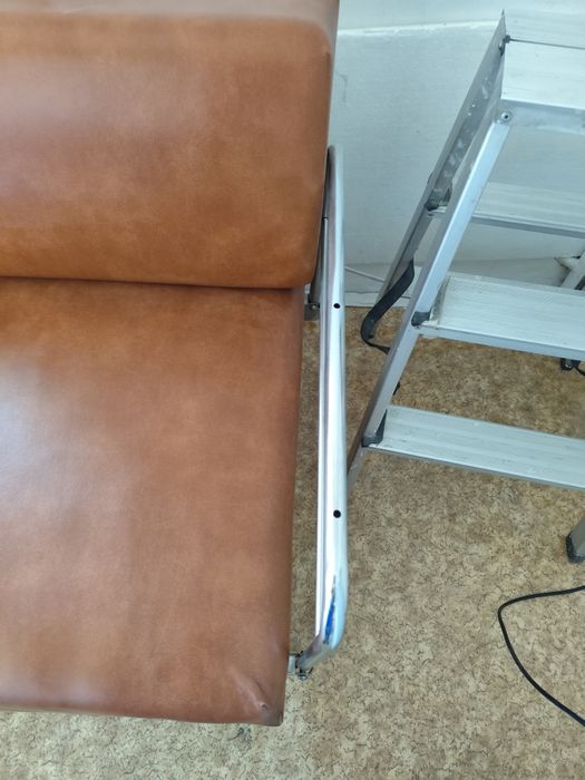 Диван двуместен винил, скрин и tv шкаф