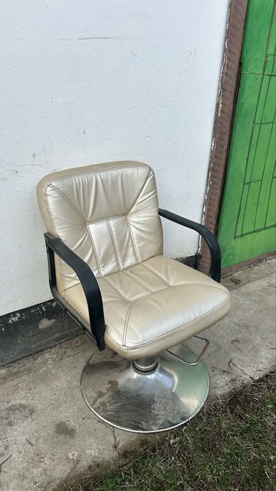 Продам кресло для салона красоты