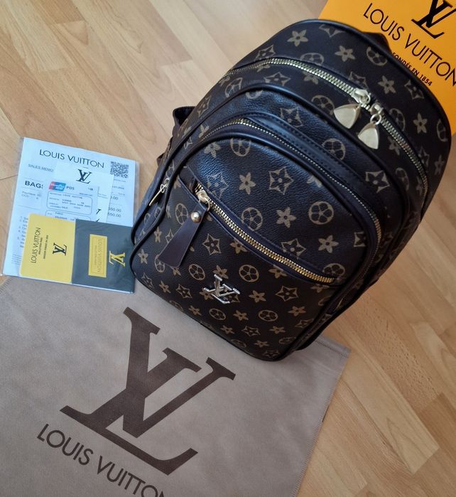 Rucsac Louis Vuitton new model, logo metalic auriu, saculet, etichetă